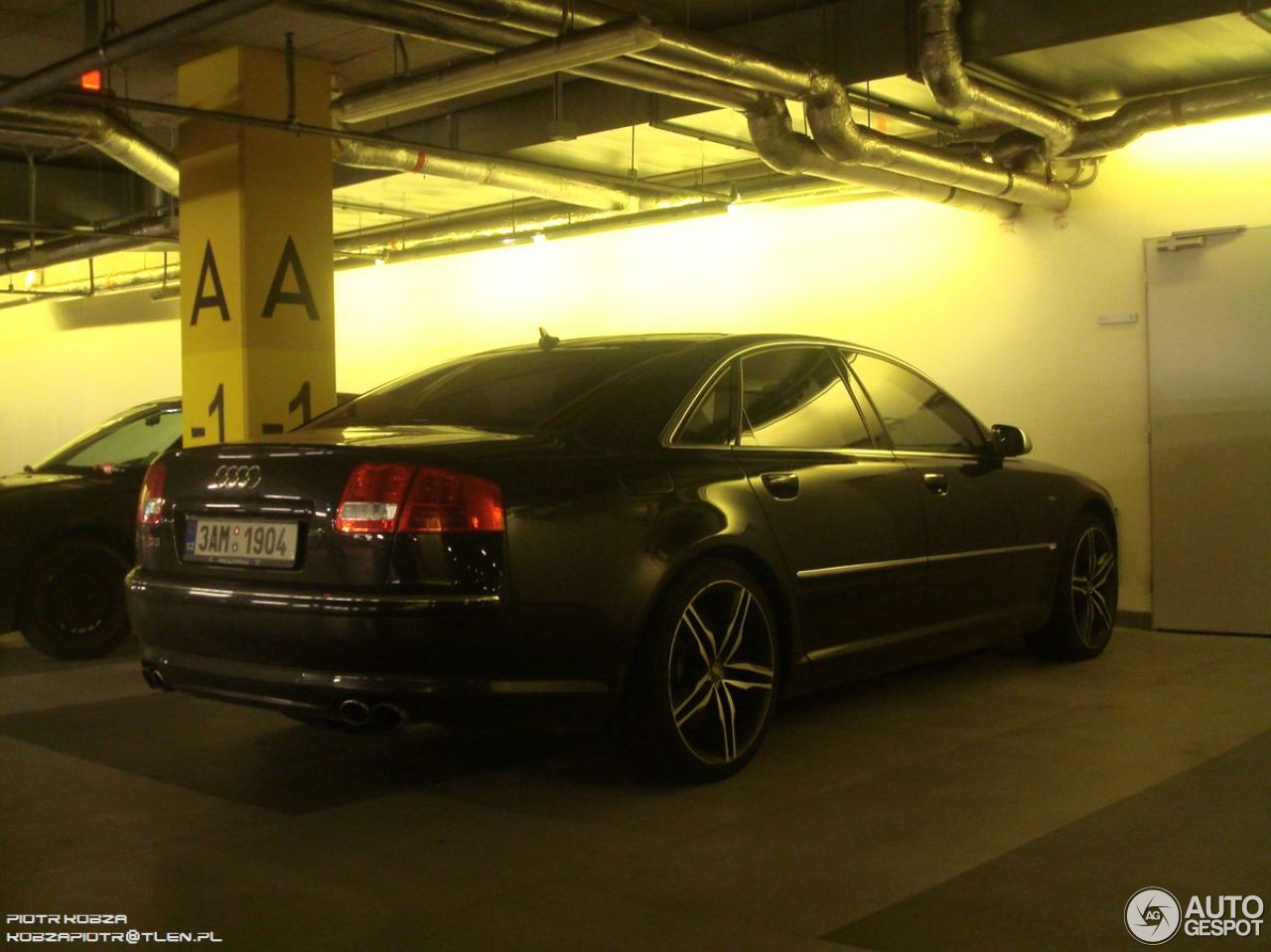 Audi S8 D3