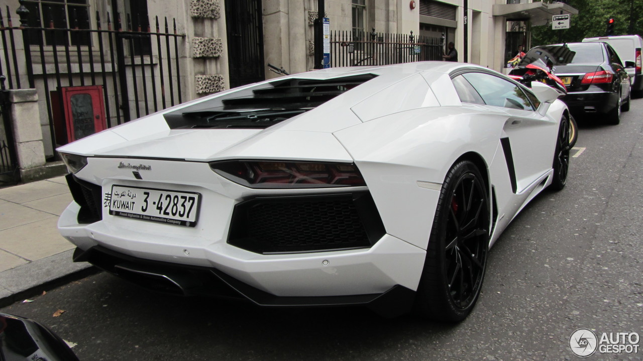 Lamborghini Aventador LP700-4