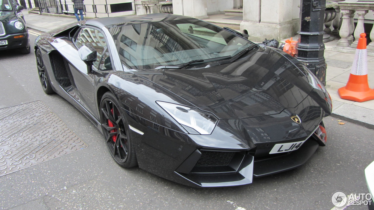 Lamborghini Aventador LP700-4 Roadster