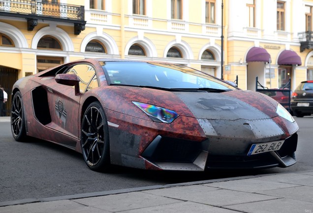 Lamborghini Aventador LP700-4