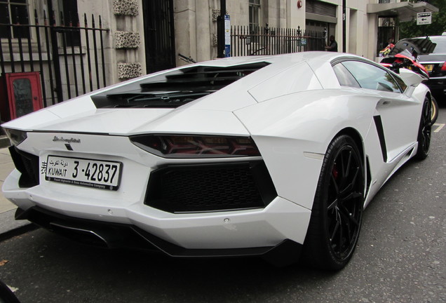 Lamborghini Aventador LP700-4