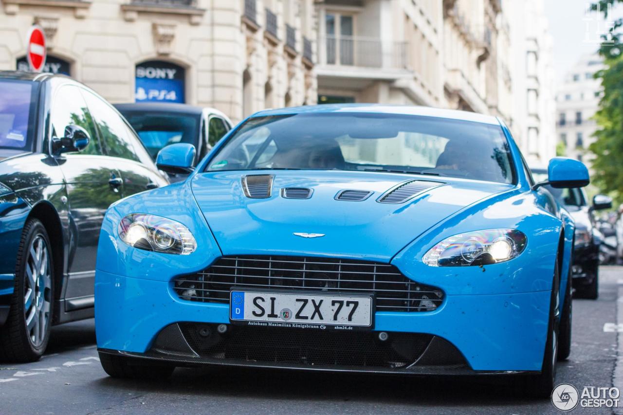 Aston Martin V12 Vantage