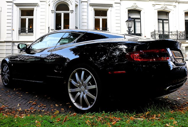 Aston Martin DB9