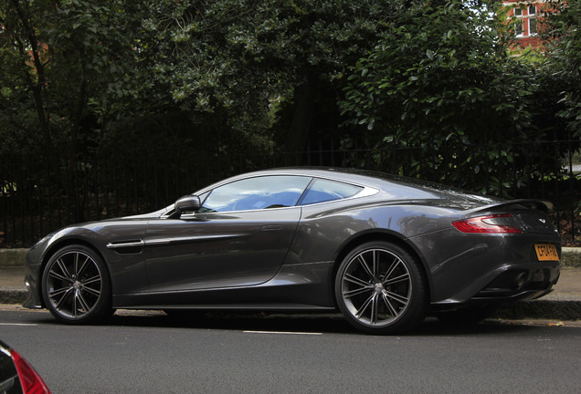 Aston Martin Vanquish 2013