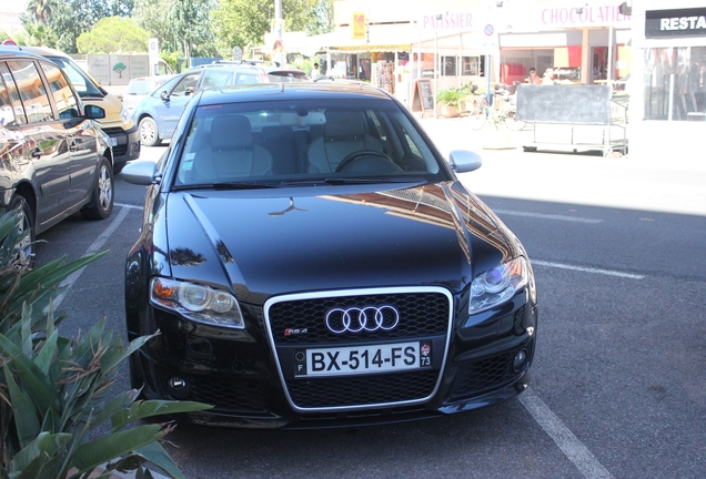 Audi RS4 Sedan