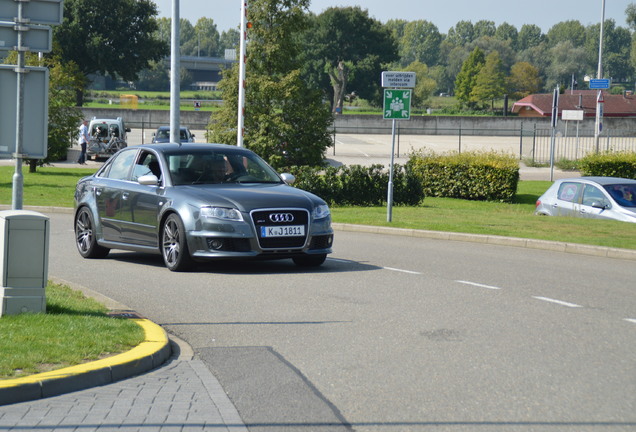 Audi RS4 Sedan