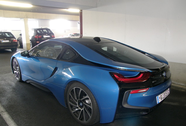 BMW i8