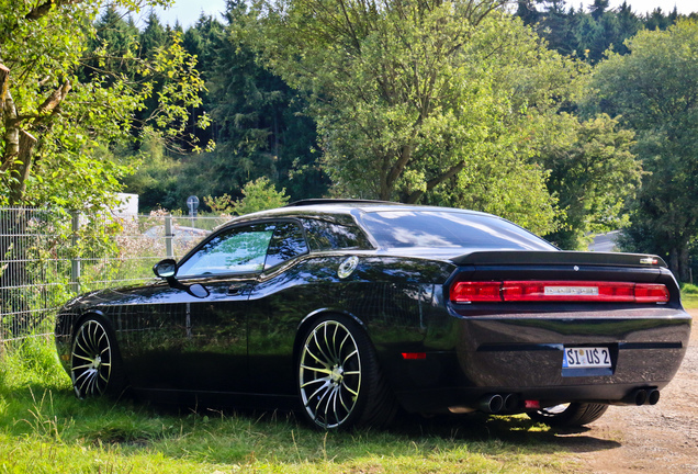 Dodge Challenger SRT-8