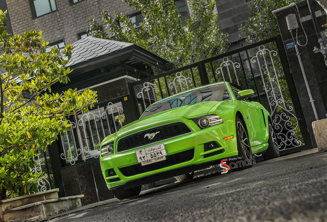 Ford Mustang GT Convertible 2013