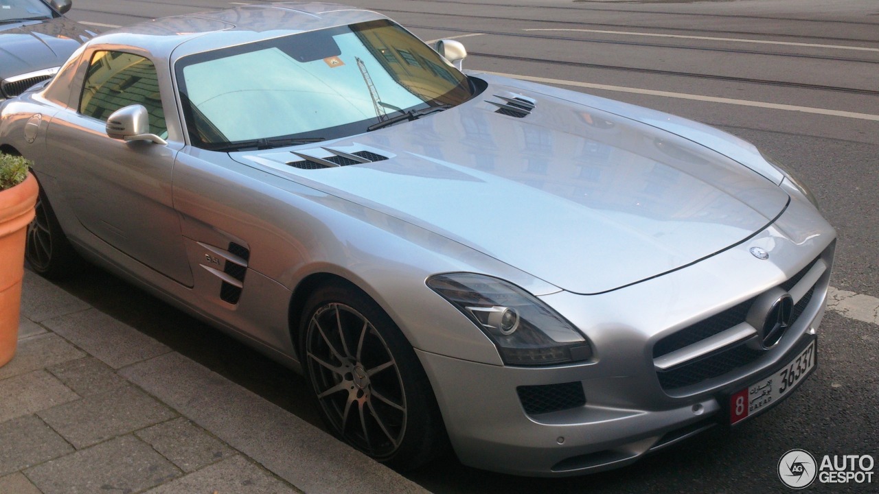 Mercedes-Benz SLS AMG