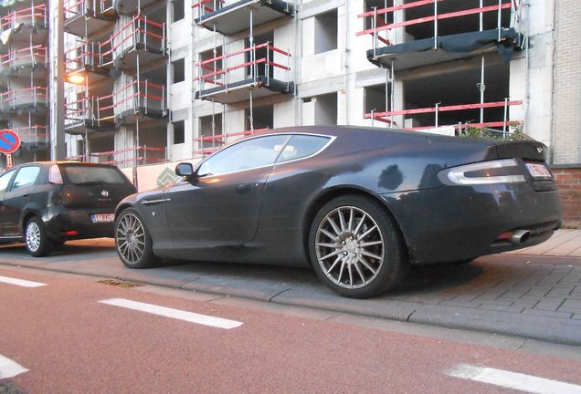 Aston Martin DB9