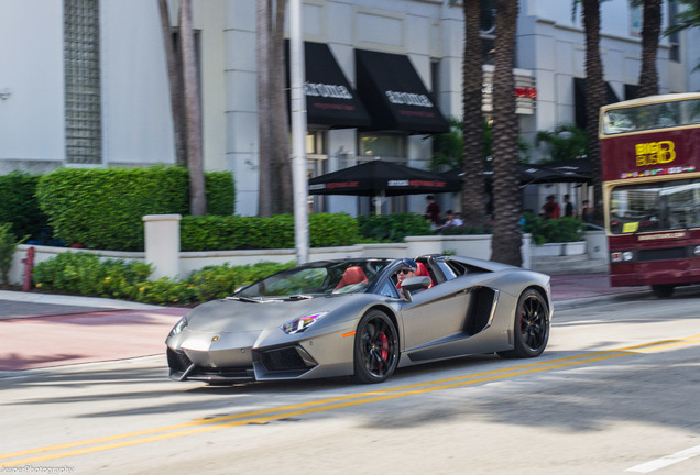 Lamborghini Aventador LP700-4 Roadster