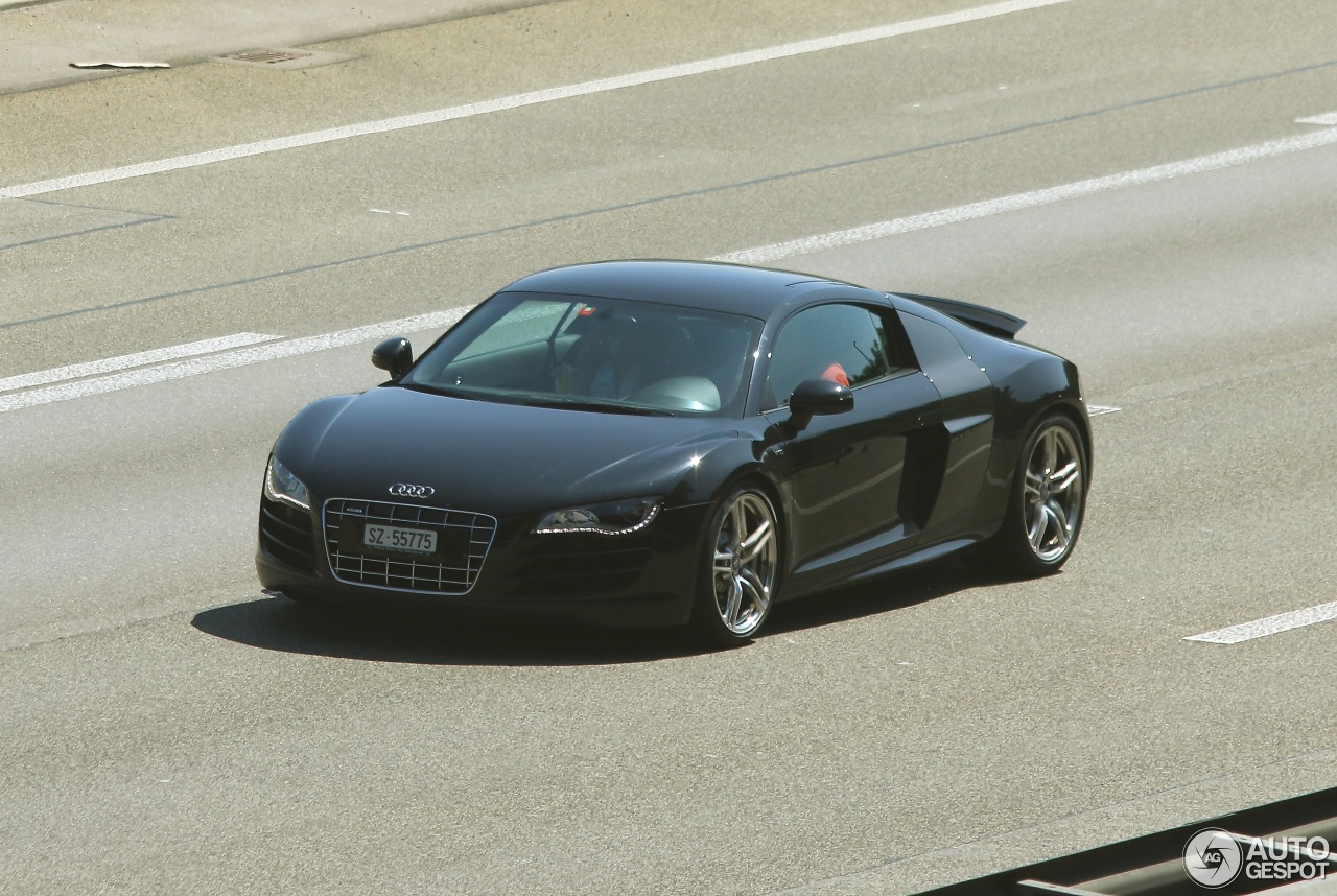 Audi R8 V10