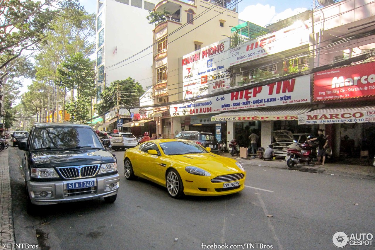 Aston Martin DB9