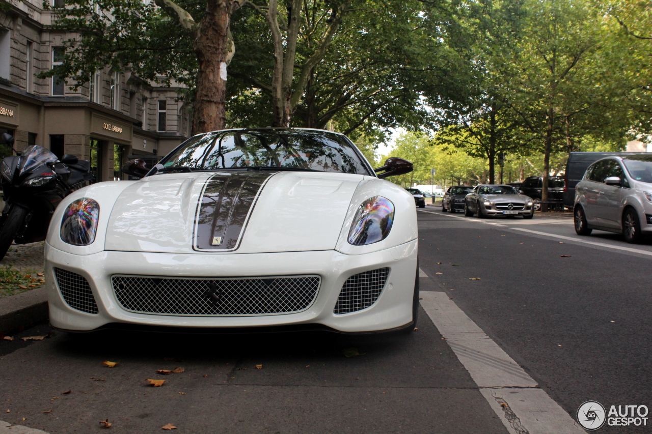 Mercedes-Benz SLS AMG