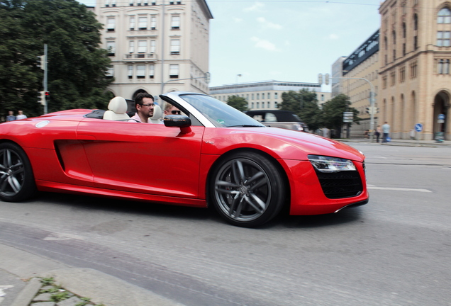 Audi R8 V10 Spyder 2013