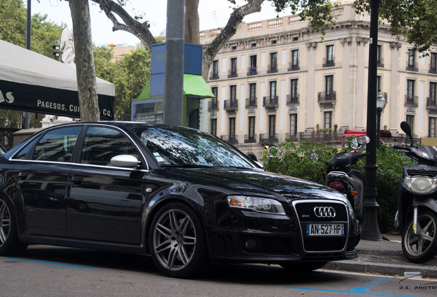 Audi RS4 Sedan