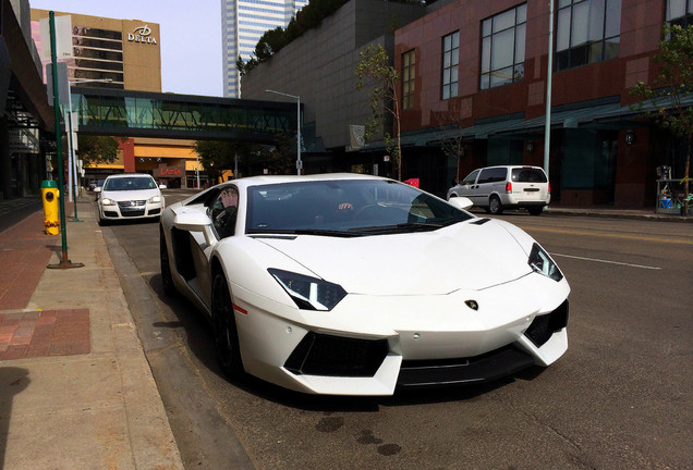 Lamborghini Aventador LP700-4