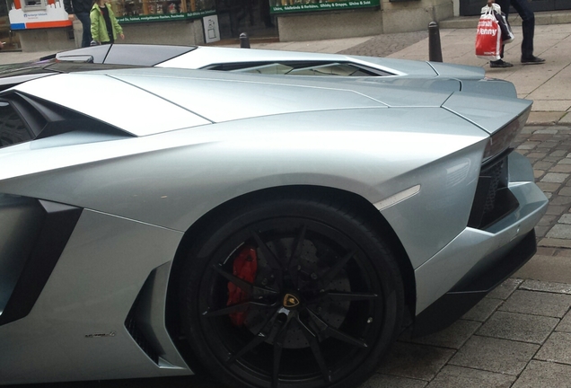 Lamborghini Aventador LP700-4 Roadster