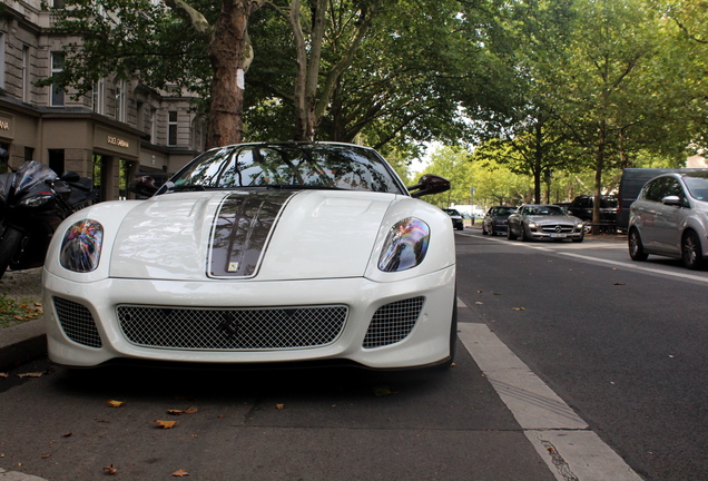 Mercedes-Benz SLS AMG