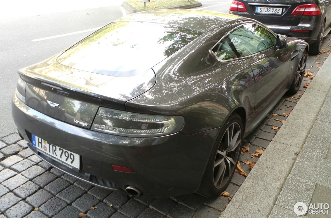 Aston Martin V8 Vantage