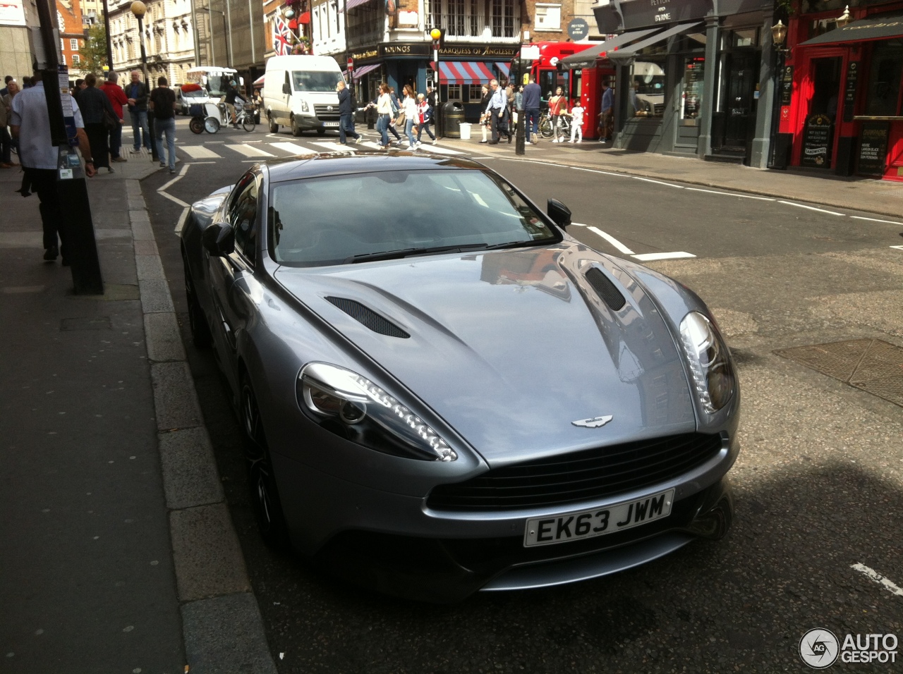 Aston Martin Vanquish 2013