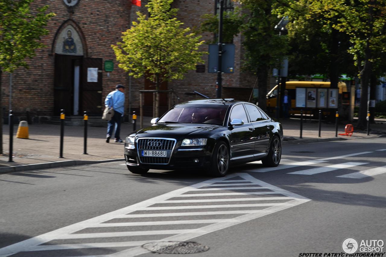 Audi S8 D3