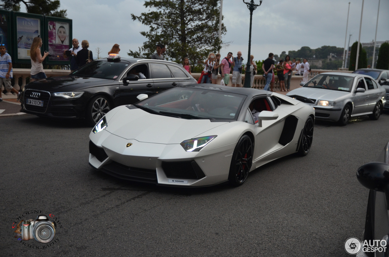 Lamborghini Aventador LP700-4 Roadster