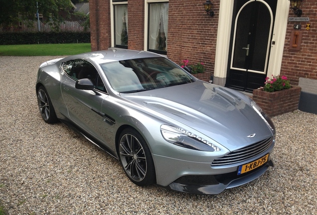 Aston Martin Vanquish 2013