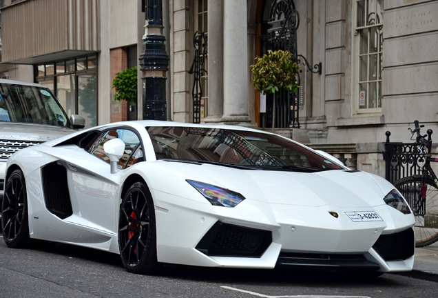 Lamborghini Aventador LP700-4