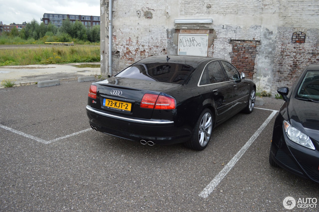 Audi S8 D3