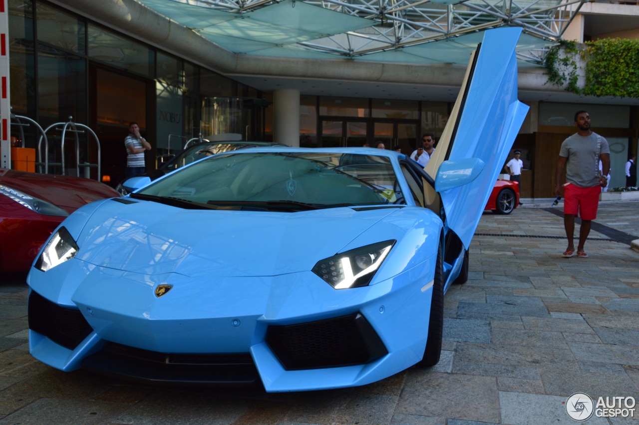 Lamborghini Aventador LP700-4