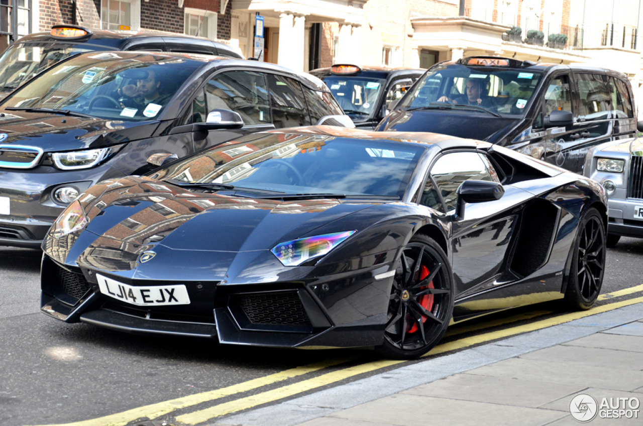 Lamborghini Aventador LP700-4 Roadster