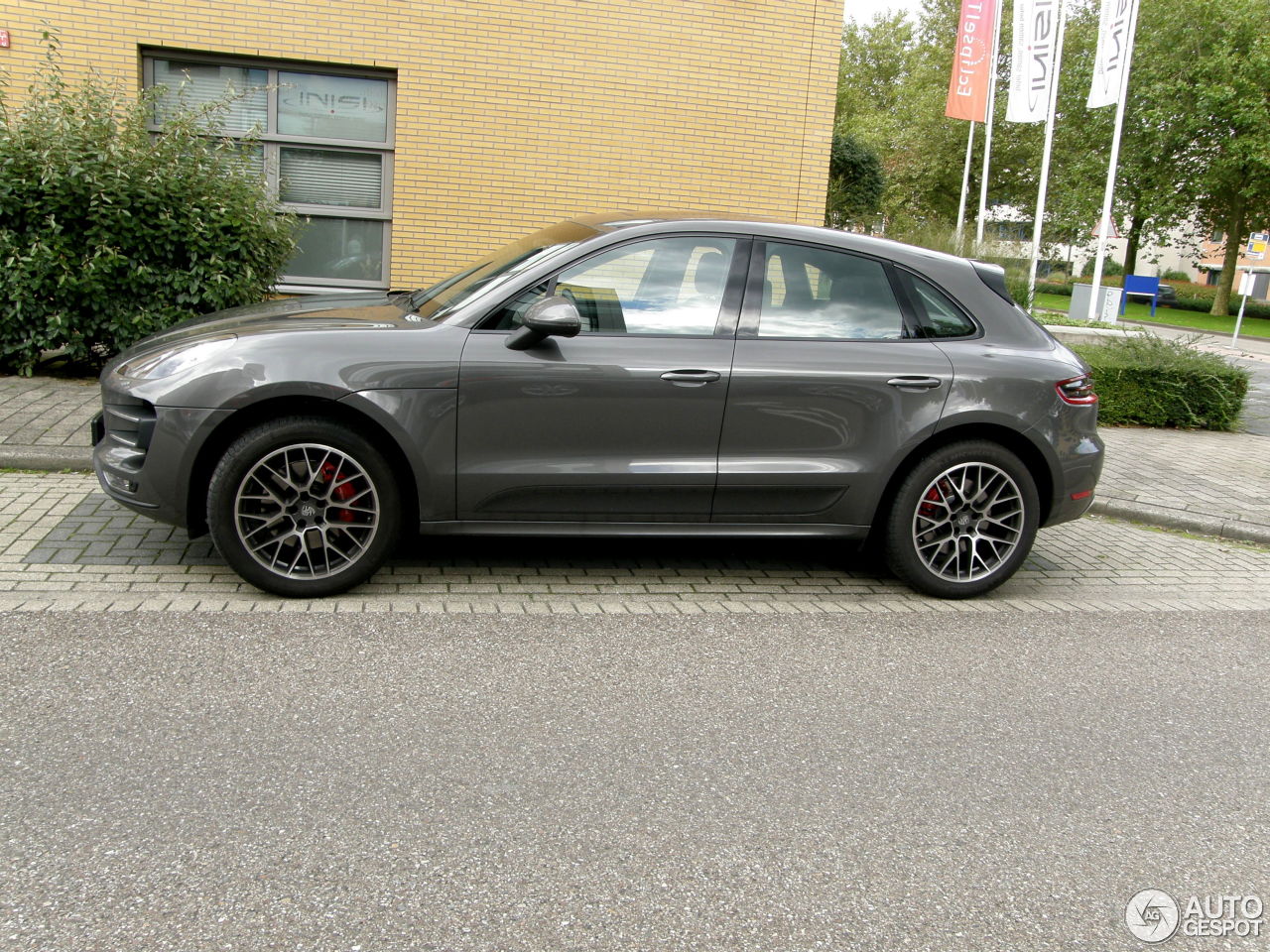 Porsche 95B Macan Turbo