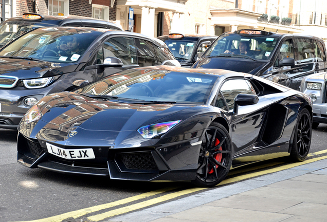 Lamborghini Aventador LP700-4 Roadster