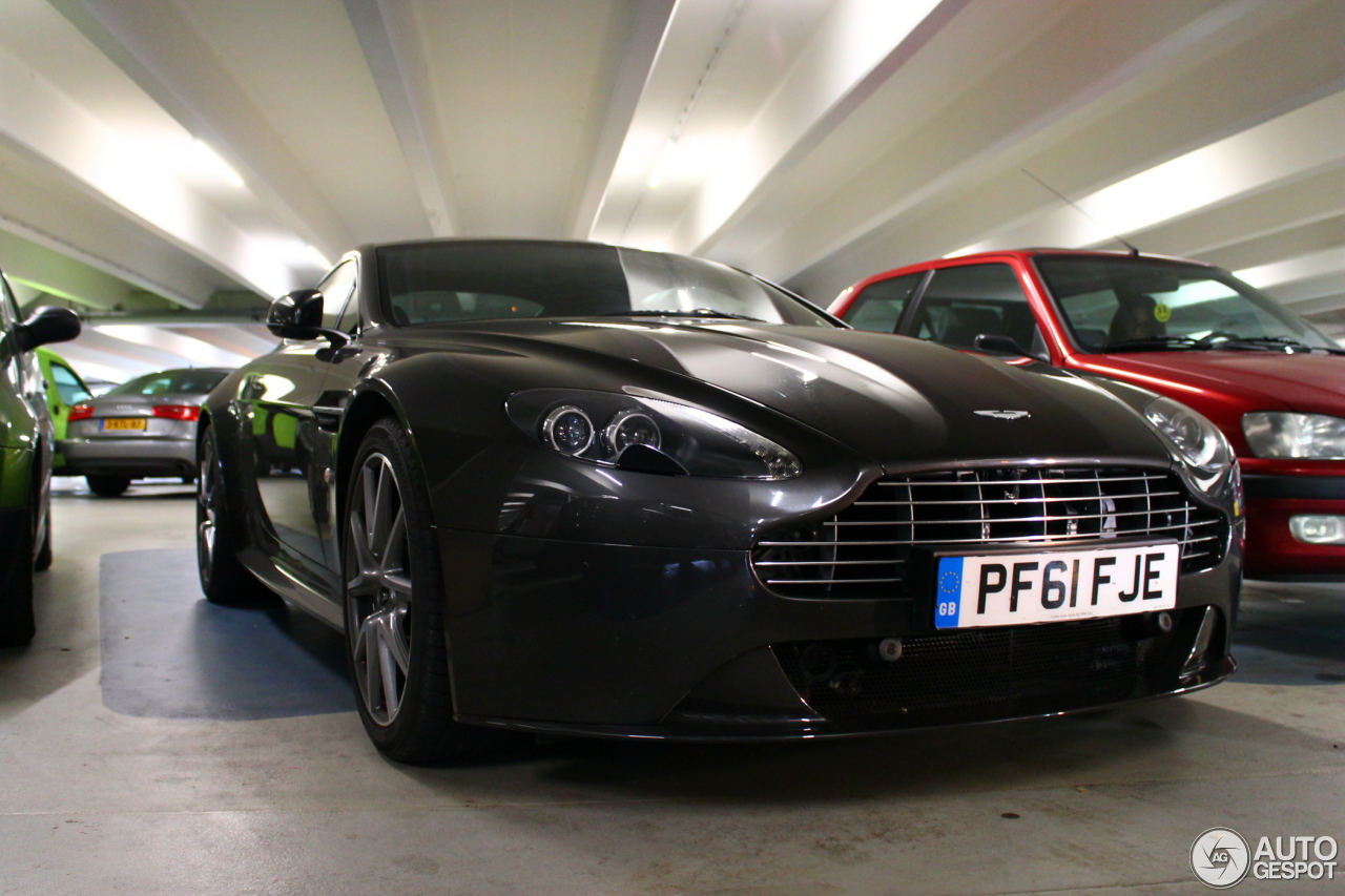 Aston Martin V8 Vantage S