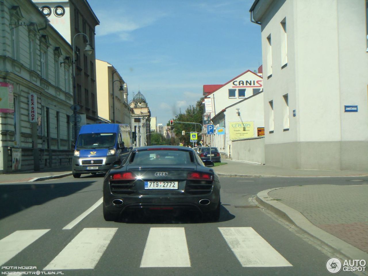 Audi R8 V10