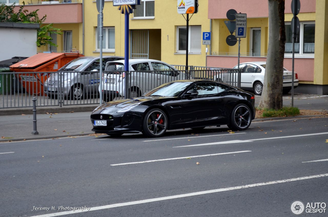 Jaguar F-TYPE R Coupé