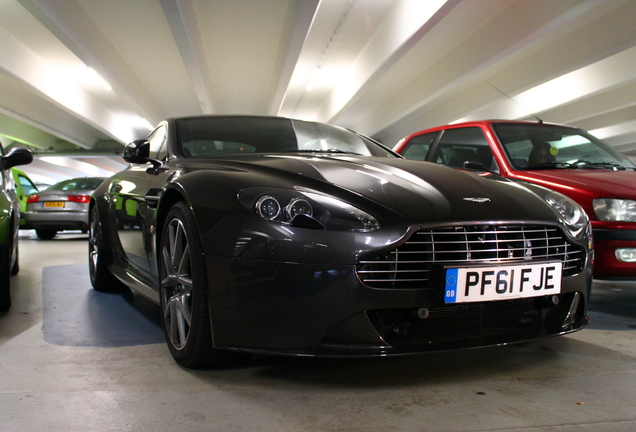 Aston Martin V8 Vantage S