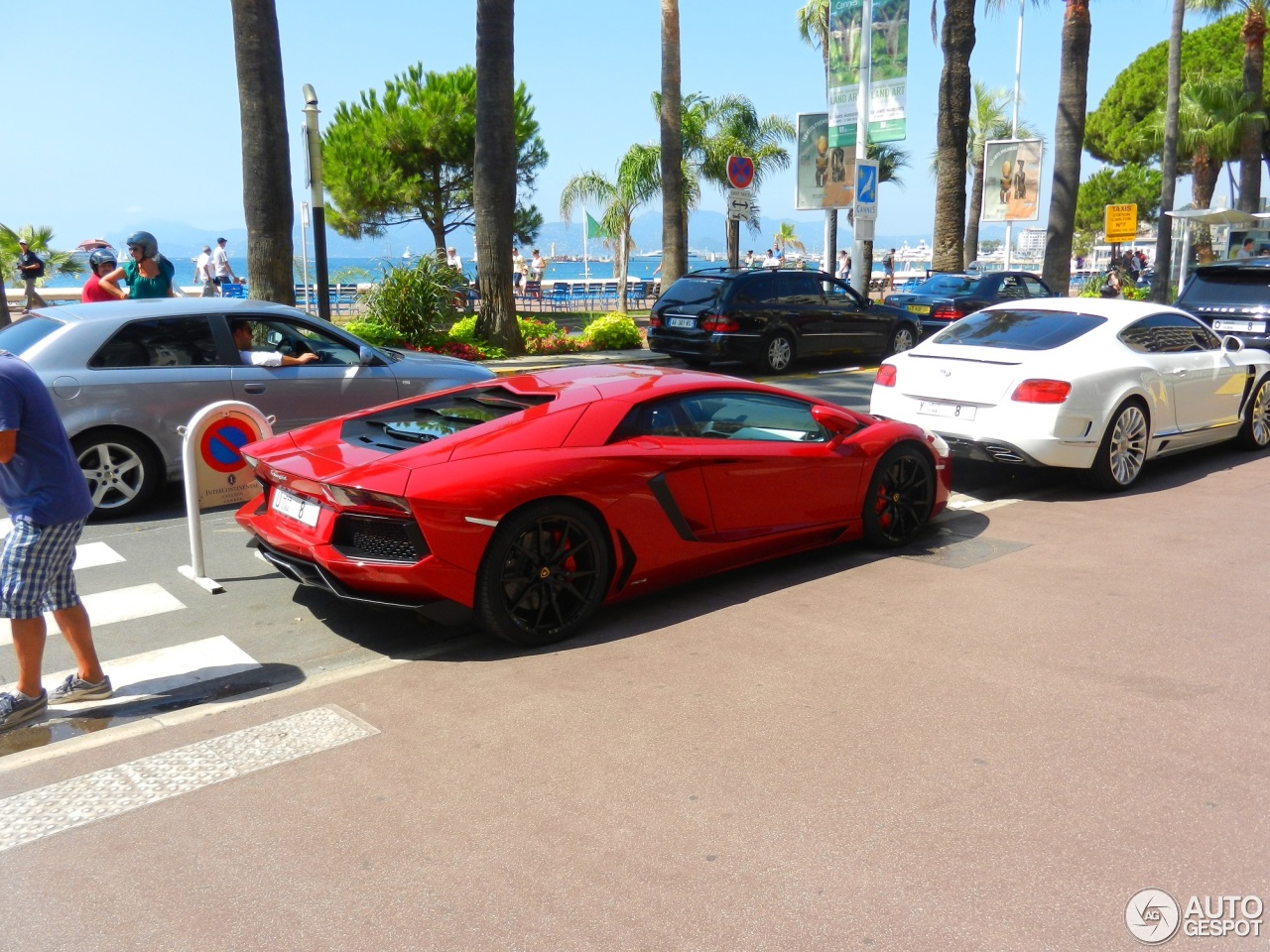 Lamborghini Aventador LP700-4