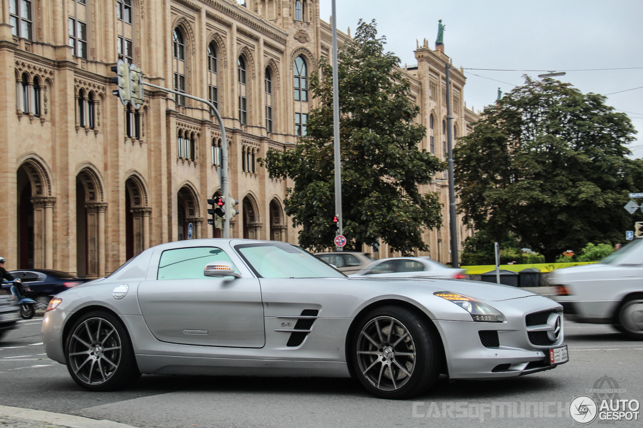 Mercedes-Benz SLS AMG