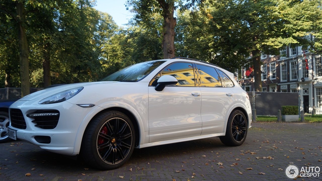 Porsche 958 Cayenne GTS