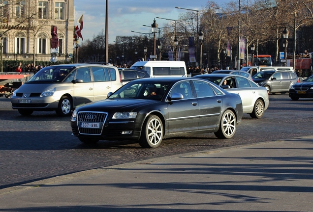 Audi S8 D3