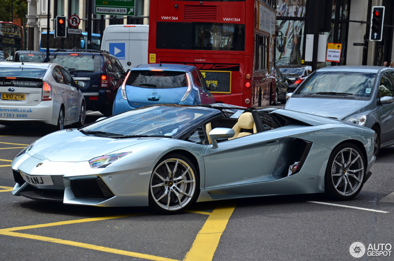 Lamborghini Aventador LP700-4 Roadster