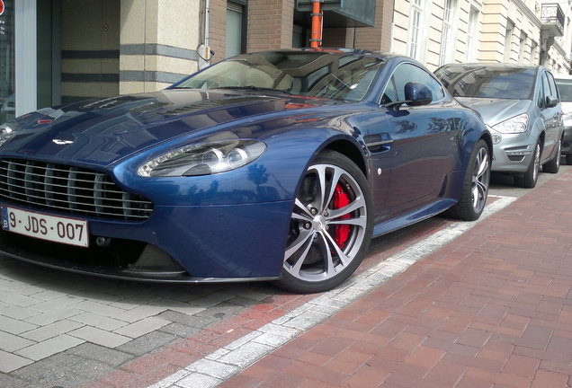 Aston Martin V12 Vantage