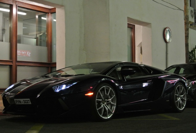 Lamborghini Aventador LP700-4 Roadster