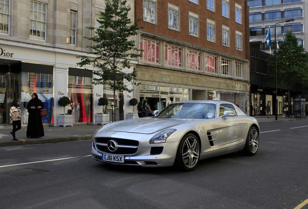 Mercedes-Benz SLS AMG