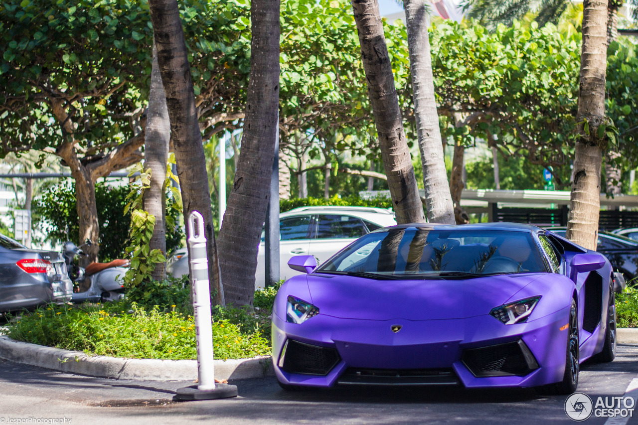 Lamborghini Aventador LP700-4 Roadster