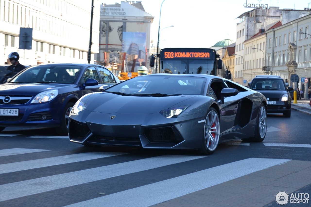 Lamborghini Aventador LP700-4 Roadster