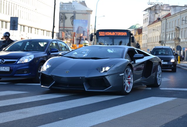 Lamborghini Aventador LP700-4 Roadster